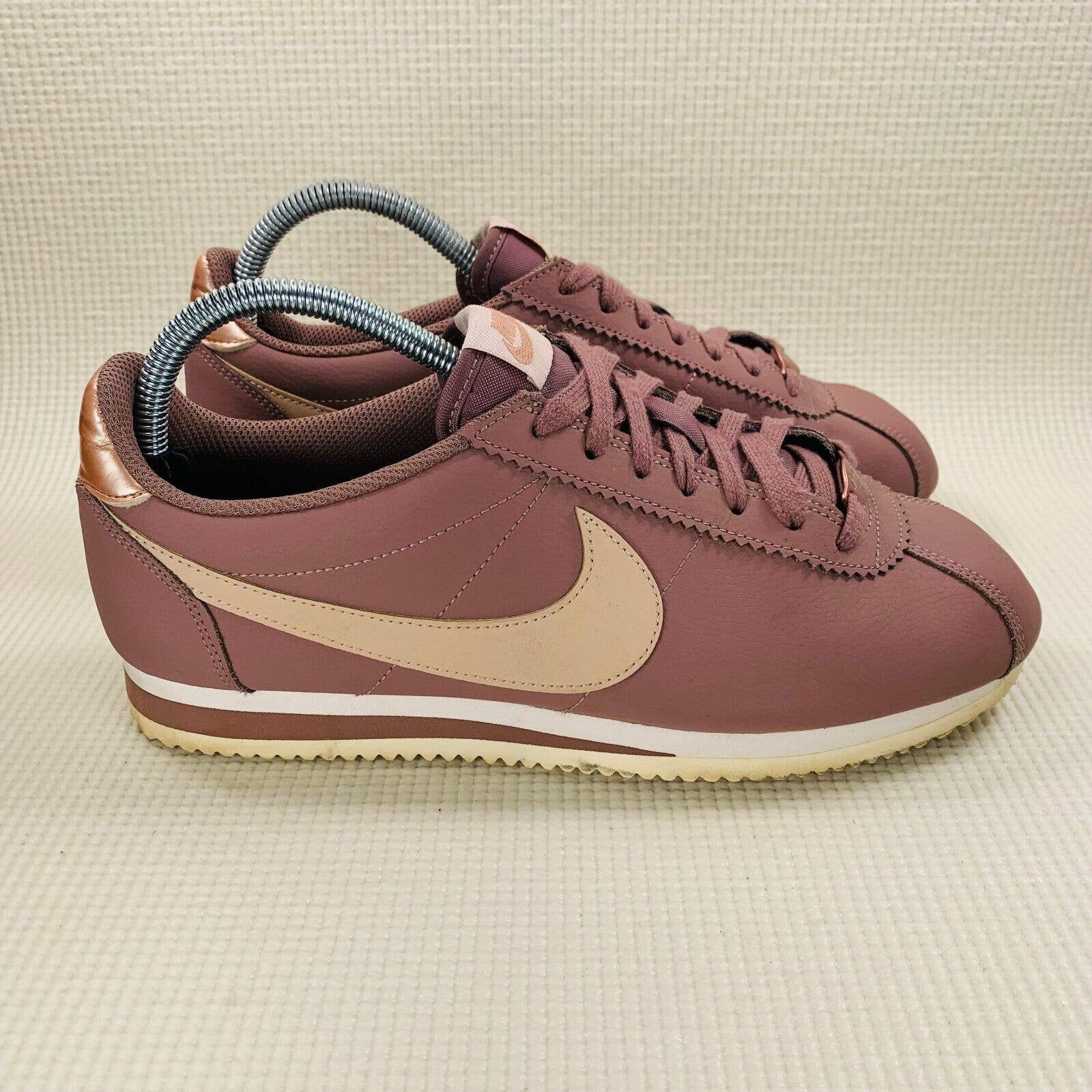 Nike Sneakers Classic Cortez 72 Women’s Size 9.5 Av4618-200 Smokey Mauve Pink